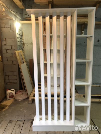 Стеллаж с рейками (белый)