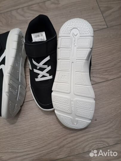 Кроссовки декатлон новые