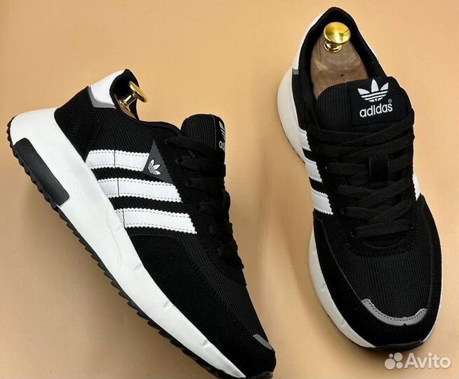 Кроссовки adidas летние