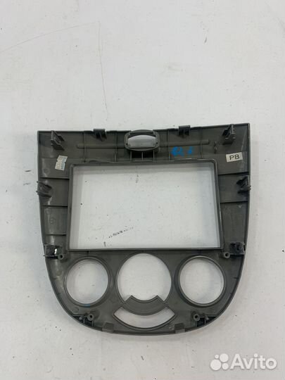 Chevrolet lacetti рамка магнитолы