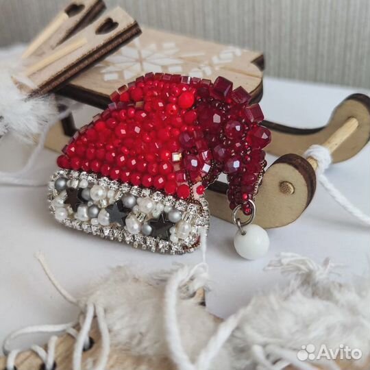 Брошь из бисера