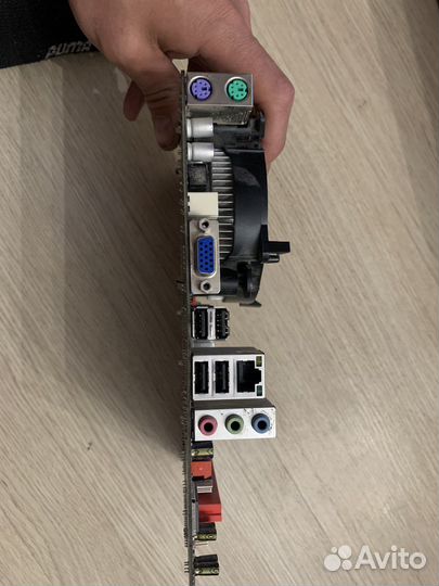 Материнская плата