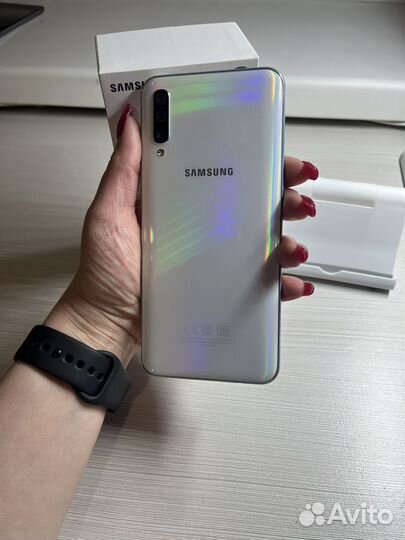 Samsung Galaxy A50, 4/64 ГБ