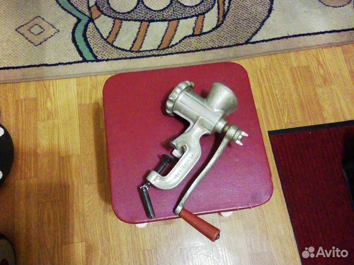 Мясорубка ручная чугунная