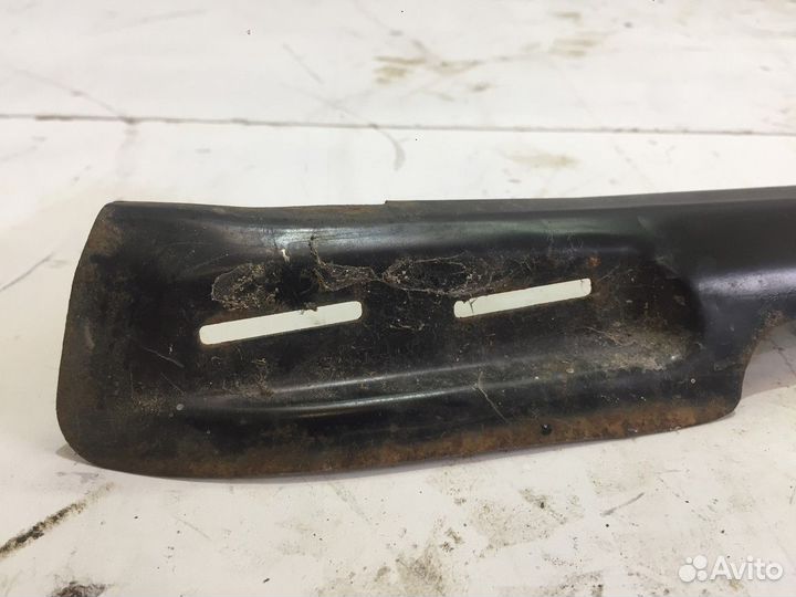 Кронштейн переднего бампера правый