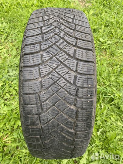 Pirelli Ice Zero FR 215/60 R16 99H