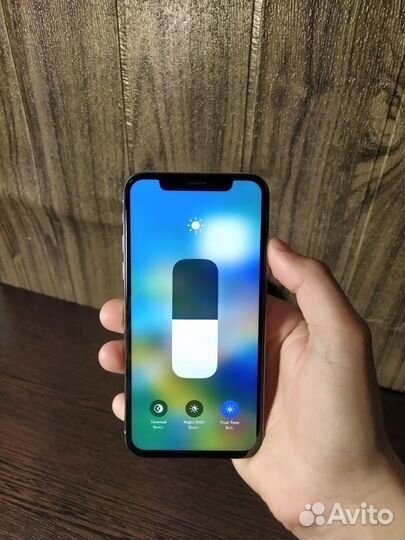 iPhone X, 64 ГБ