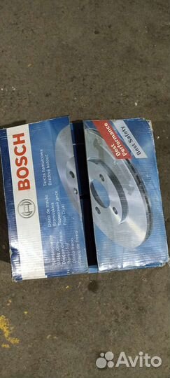 Диски тормозные задние Bosch 0986479s31