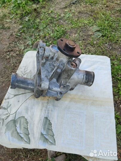 Помпа на Сааб 9000