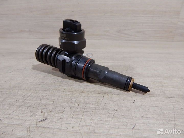 Насос-форсунка Audi A4 B6 038130073J