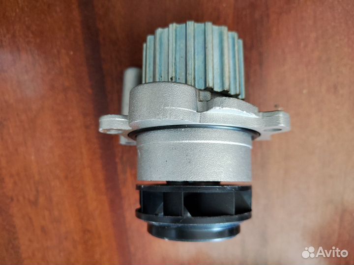 Помпа Volkswagen polo