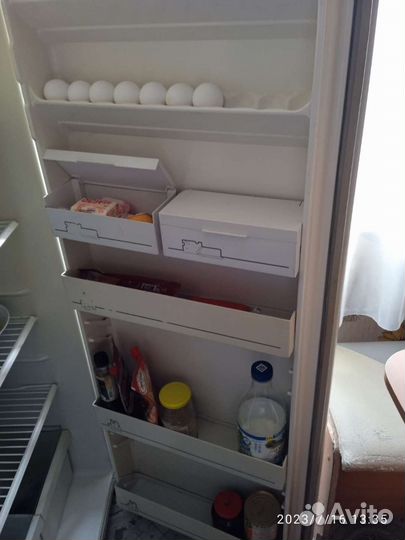 Холодильник бу морозит,холодит отлично.Безшумный