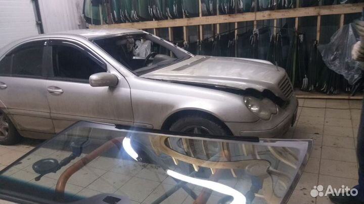 Лобовое стекло Мерседес 203 w203