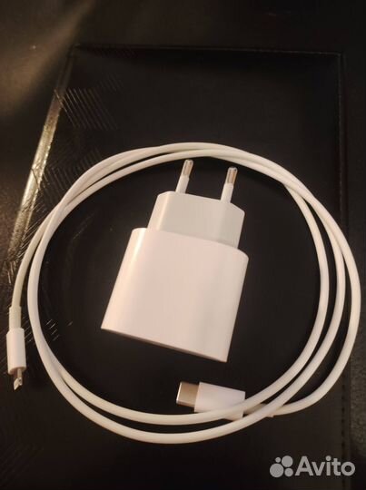 Зарядное устройство на iPhone 20w