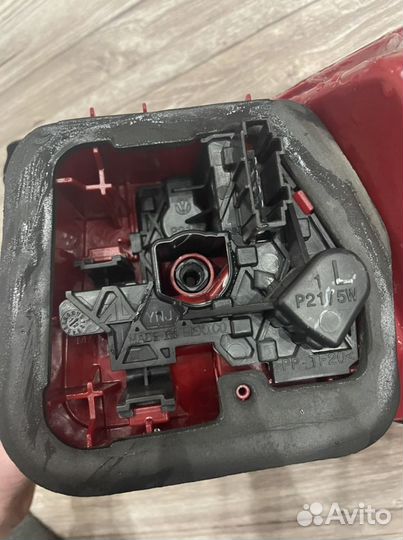 Задняя левая фара на volkswagen jetta 6