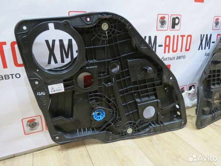 Панель задней двери Kia Stinger