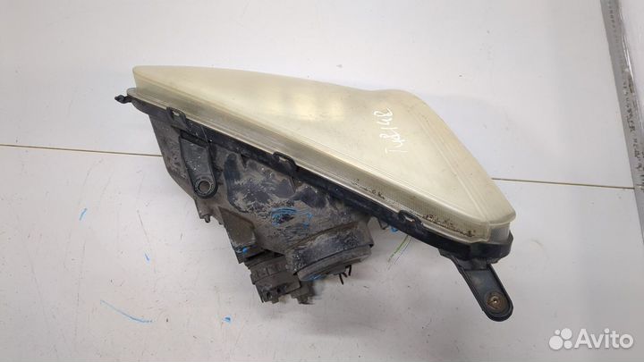 Фара (передняя) правая Toyota RAV 4, 2002