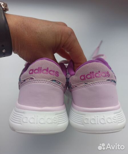 Кроссовки adidas для девочки/32 размер