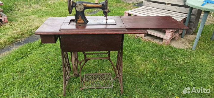 Швейная машина