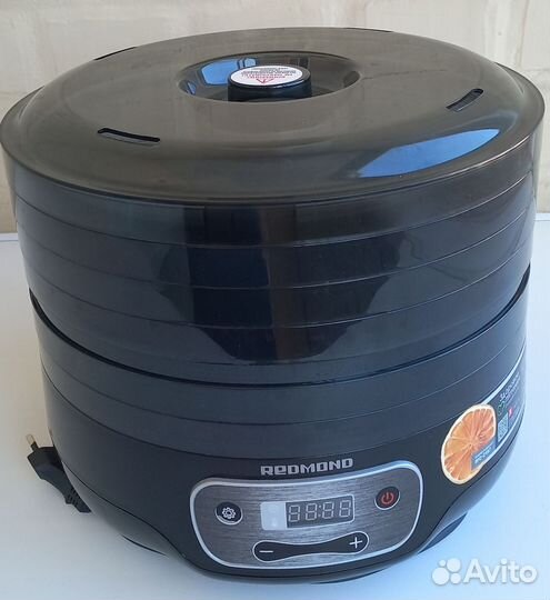 Сушилка для овощей и фруктов Redmond
