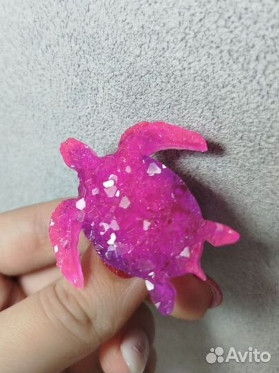 Брошь из эпоксидной смолы 