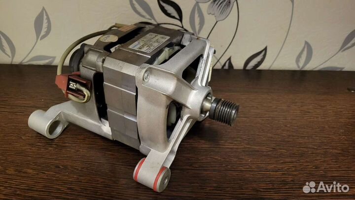 Двигататель стиральной машины