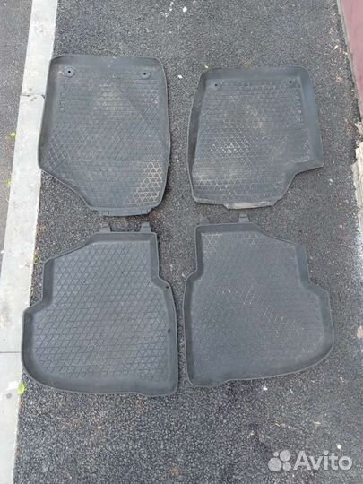 Коврики резиновые на Polo sedan