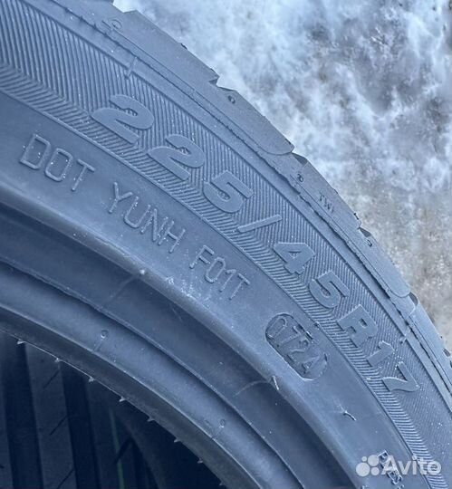 Viatti Strada Asimmetrico V-130 225/45 R17 94V