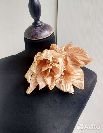 Брошь цветок большой из ткани