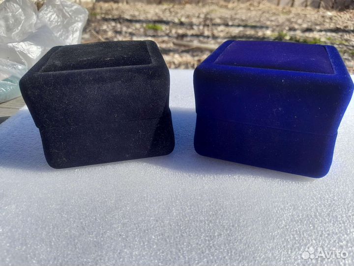 Подарочная коробка