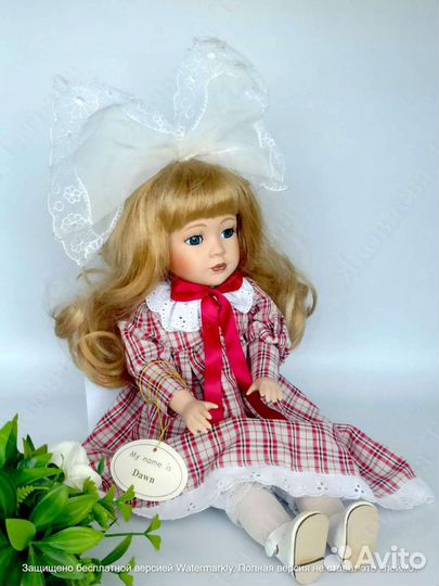 Кукла фарфоровая коллекционная