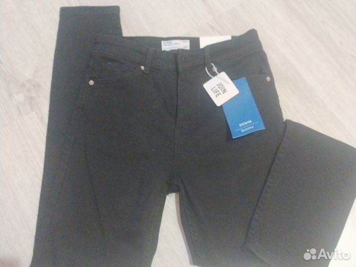 Женские джинсы