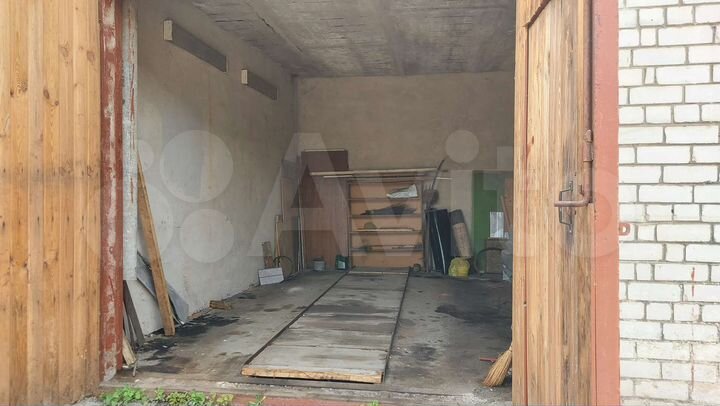 Гараж, > 30 м²