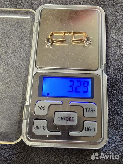 Золотые серьги с бриллиантами 585