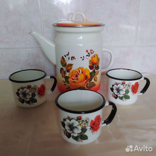 Эмалированная посуда СССР. Набор для чая. Новый