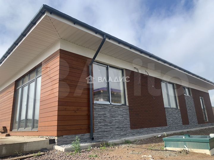 Дом 179,9 м² на участке 10 сот.