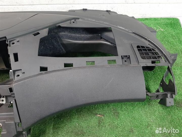 Торпедо Mitsubishi Grandis 2008