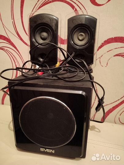 Сабвуфер и колонки sven
