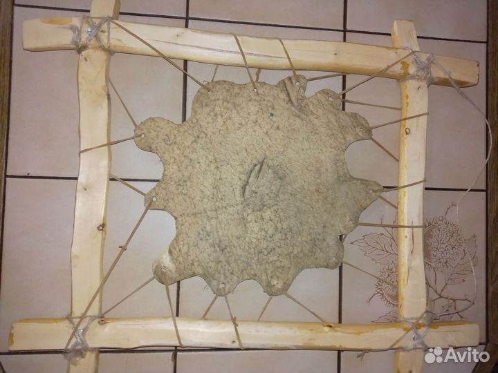 Пано из натуральной кожи и дерева