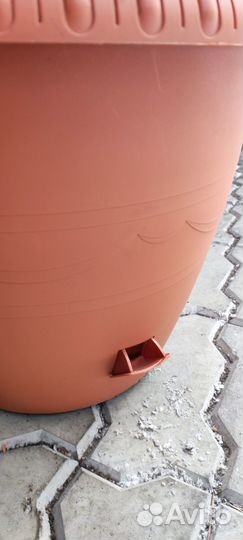 Цветочные горшки, опоры для растений