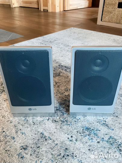 Акустические колонки LG
