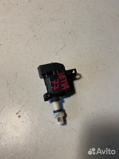 Активатор замка крышки багажника Volkswagen Jetta