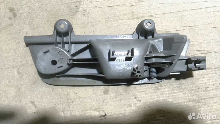 Ручка салона передяя левая Audi A4 (B6) 8E2837019F