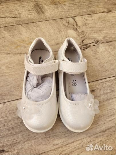 Туфли новые 26 размер