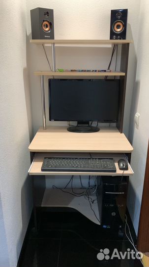 Компьютер со столом