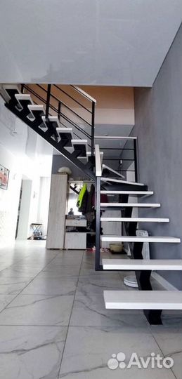 Лестница на второй этаж