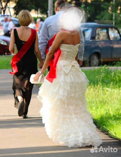 Платье праздничное