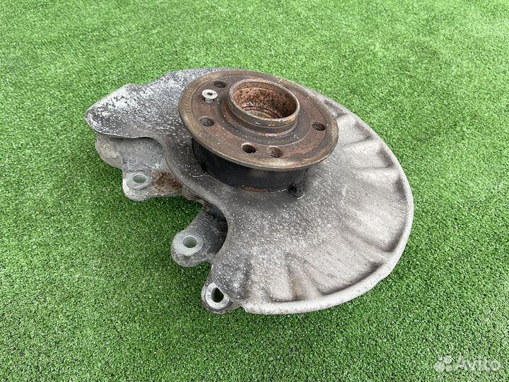 Кулак задний правый Mercedes W166 X166 C292