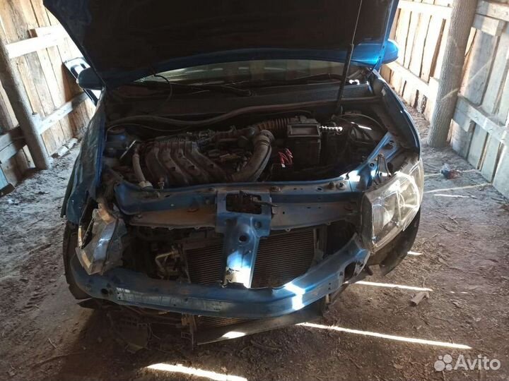 Renault Sandero Stepway 1.6 МТ, 2016, битый, 50 000 км