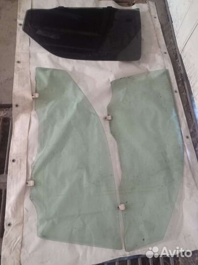 Боковое стекло на авто